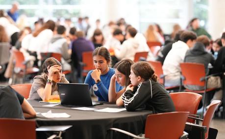 El programa CodeOK acerca el pensamiento computacional a más de 8.700 estudiantes de Euskadi