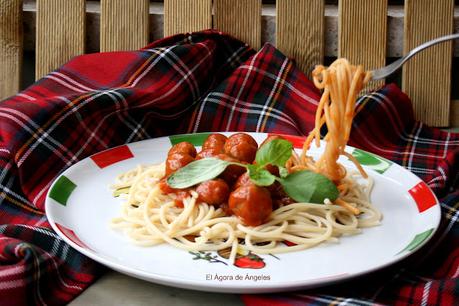 SPAGHETTI CON ALBÓNDIGAS