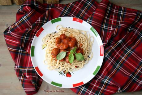 SPAGHETTI CON ALBÓNDIGAS