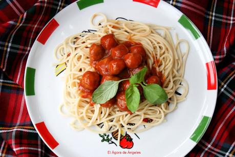SPAGHETTI CON ALBÓNDIGAS