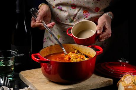 Guiso de garbanzos con langostinos