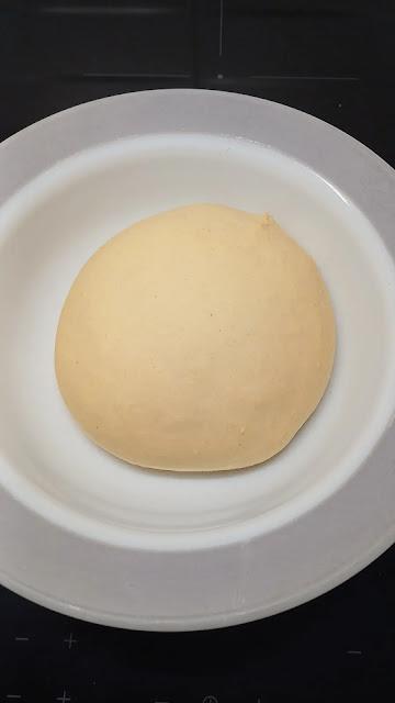 masa fermentada para hacer rollos de canela
