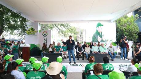 Ricardo Gallardo lleva programa “Enchúlame la Colonia” a San Ángel