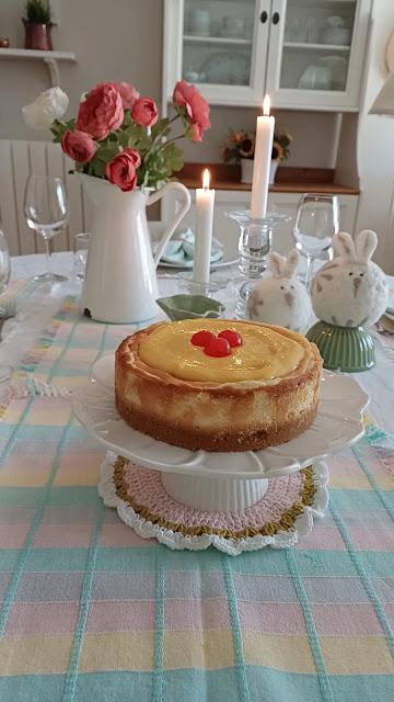Tarta de queso con maracuyá para cumpleaños
