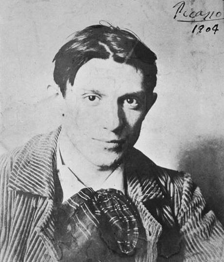 Picasso, lo sagrado y lo profano Pablo Picasso fotografiado por Ricard Canals, París, 1904