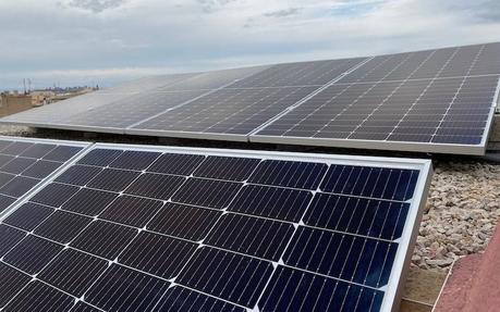El autoconsumo renovable permite producir energía limpia, reducir la exposición a los combustibles fósiles y mejorar la eficiencia del sistema eléctrico