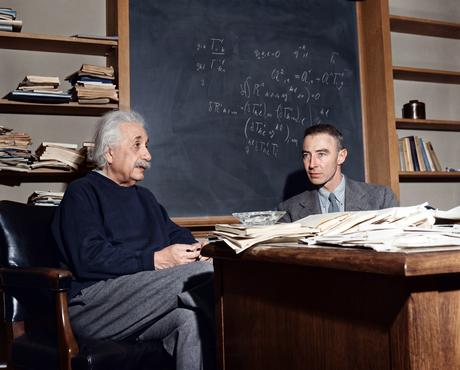 Oppenheimer y su visión humanista de Einstein