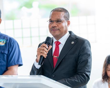 Silverio reconoce derrota y desea éxitos a Asjana como rector electo de la UASD.