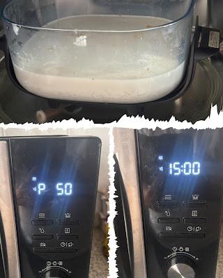 Arroz cocinĂĄndose con leche en microondas a potencia 50 durante 15 minutos en un recipiente de cristal grande