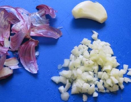 Macarrones con salmón y espinacas