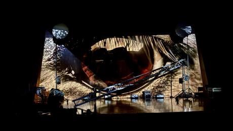 GAM: Ópera cuestiona falta de humanidad con electrónica y efectos láser