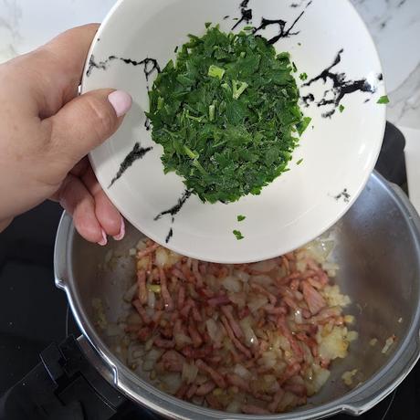 Habas a la catalana Habas a la catalana