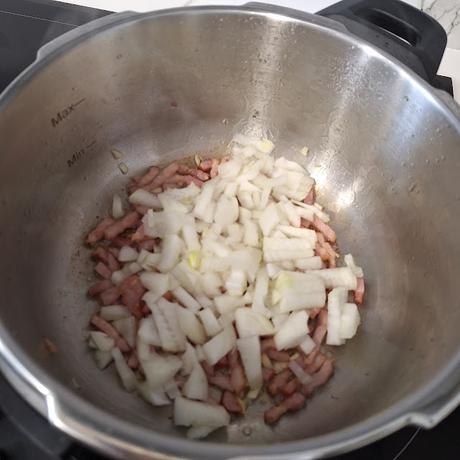 Habas a la catalana Habas a la catalana