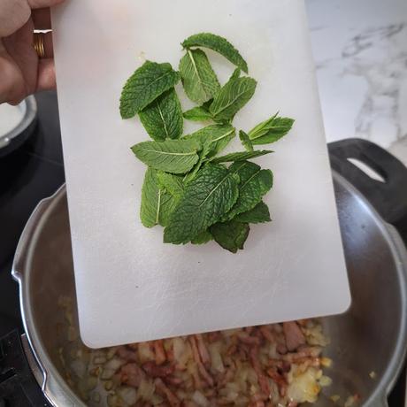 Habas a la catalana Habas a la catalana