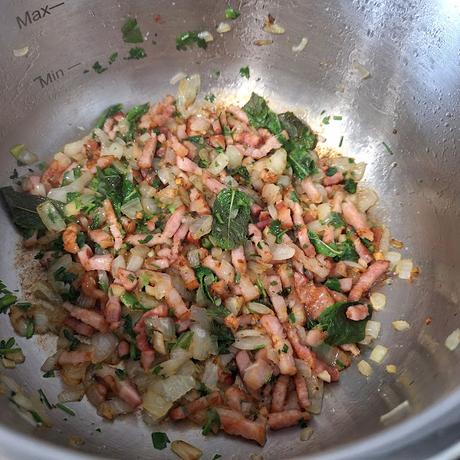 Habas a la catalana Habas a la catalana