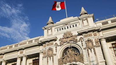 Milei, un simple Vendepatria