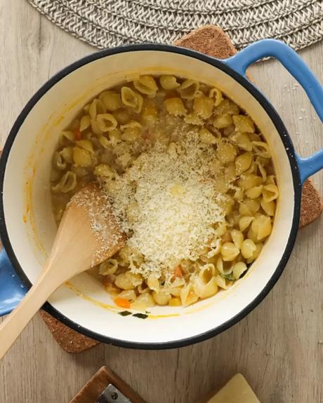 pastina con queso y huevo