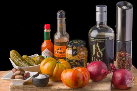 Ingredientes para el tartar de tomate