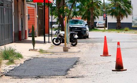 Villa de Pozos mantiene programa emergente de bacheo en vialidades del municipio
