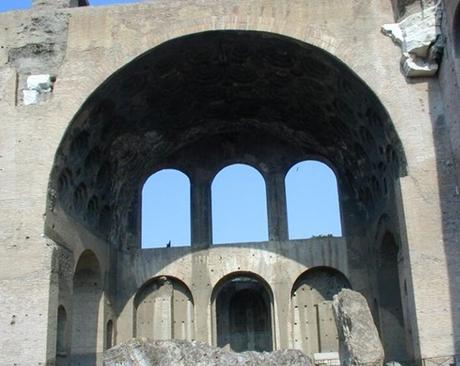 Basílica de Majencio y Constantino