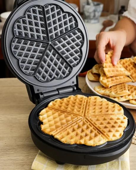 Waffles wafflera haciendo waffles caseros