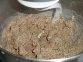 Pan dulce de canela con pasas y nueces