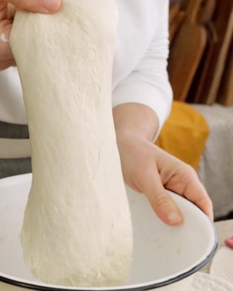 estirar la masa con pliegues