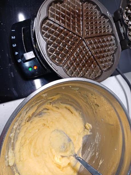 masa para Gofres de patata sin gluten masa para gofres de patata sin gluten en un bol