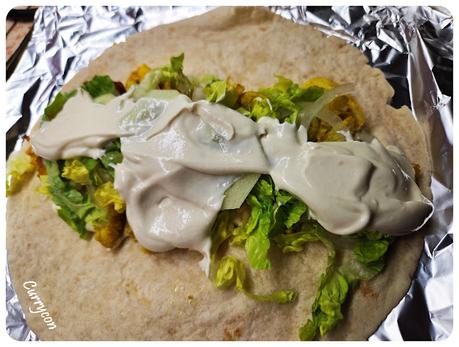 Showarma - Kebab - Lahmacun con salsa