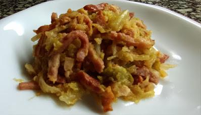 Col rehogada con bacon