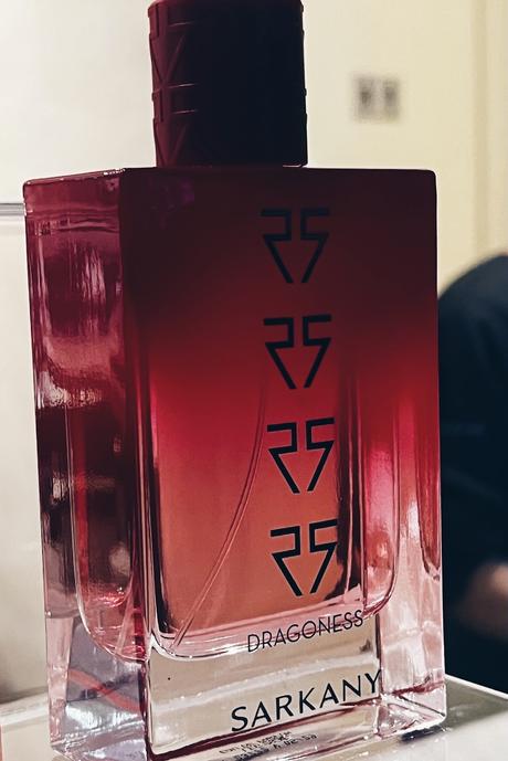 dragonnes eau de parfum  de sarkany. nuevo perfume que se une a la version le parfum y sublime. a que huele y donde se vende.