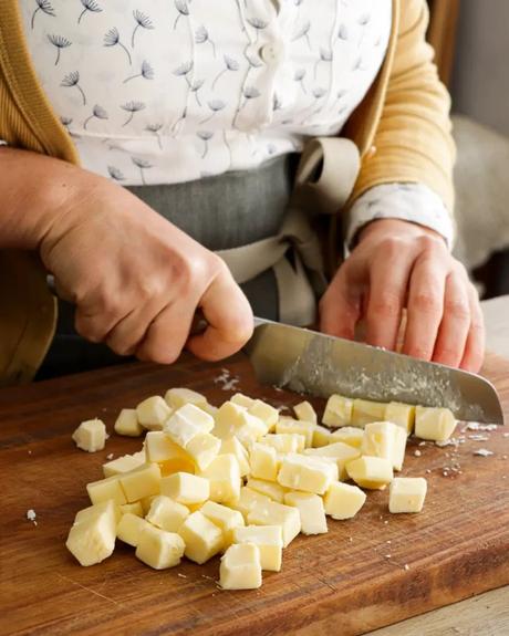 queso quartirolo en cubos