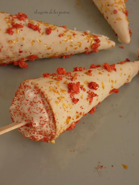 Helado Frutos Rojos en Cucurucho