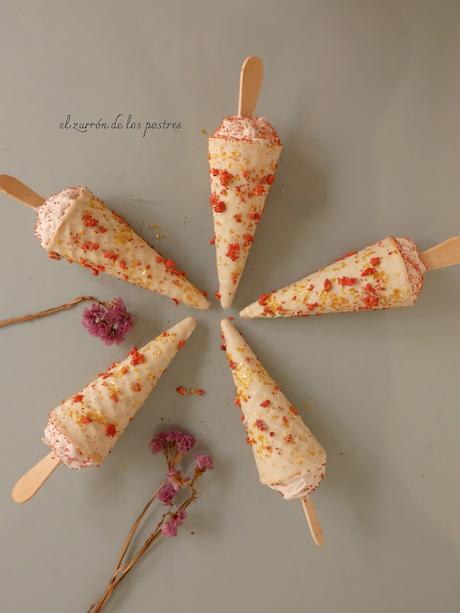 Helado Frutos Rojos en Cucurucho