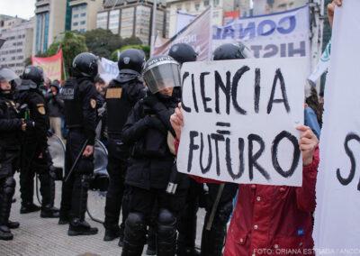 La ciencia tiene hinchada