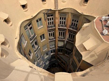 La Pedrera: cuando la arquitectura cuidaba la mente antes de que existiera la neuroarquitectura