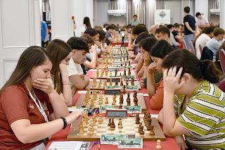 El ajedrez español honra a Linares con su ajedrez de élite.