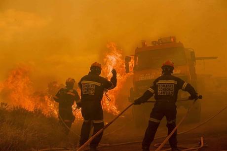 El incendio de Segorbe sigue activo pero evoluciona favorablemente