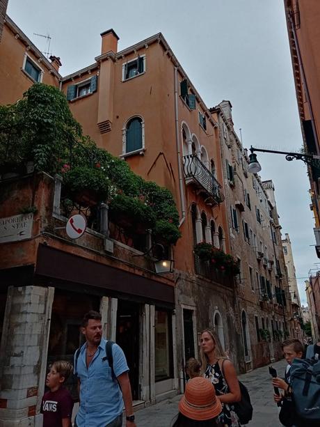 La ciudad más hermosa del mundo: explorando el encanto eterno y el paisaje alucinante de Venecia, Italia. Imagen_20230805_130129.jpg