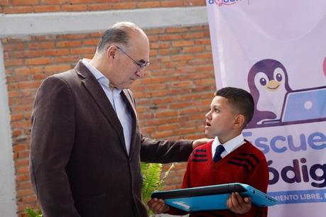 Enrique Galindo arranca el programa “Escuelas Código Amable”