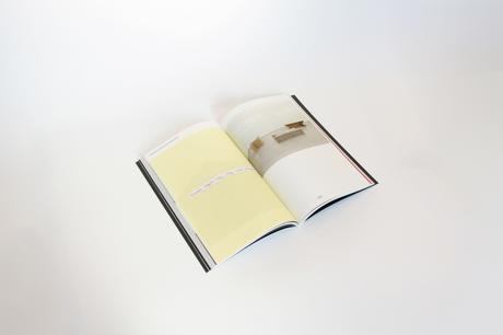 Cuando el libro deja de ser objeto: la ligereza radical de ‘O todo brilla o nada brilla’