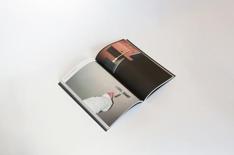 Cuando el libro deja de ser objeto: la ligereza radical de ‘O todo brilla o nada brilla’ Cuando el libro deja de ser objeto: la ligereza radical de ‘O todo brilla o nada brilla’