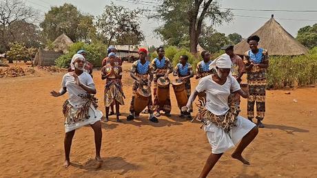 ZAMBIA : EL POBLADO MUKUMi ZAMBIA : EL POBLADO MUKUMi