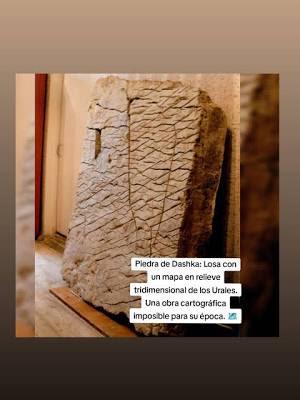 La Piedra de Dashka, relieve tridimensional antiguo El relieve tallado de la Piedra de Dashka conocida como el mapa del creador en Rusia.