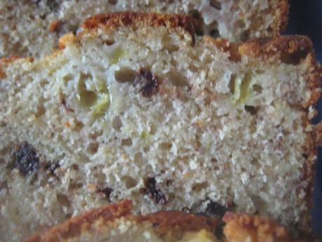 BIZCOCHO DE PLÁTANO, NUECES Y PASAS
