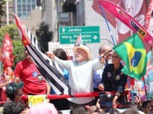 Cierran los colegios electorales en Brasil Cierran los colegios electorales en Brasil