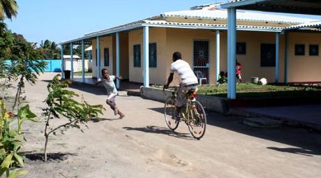 DE LA PESADILLA AL SUEÑO, CRIANÇAS EN EL LAR SÃO JERÓNIMO (Beira, Mozambique)