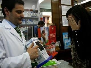 Farmacéuticos de Algeciras reciben formación para reducir la cegeuera asociada a la DMAE