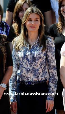 Dña. Letizia visita el colegio Joaquín Blume en Torrejón de Ardoz. El look de la Princesa