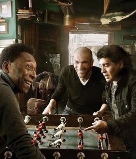 Zidane y Maradona y Pelé, que no posaron juntos, imagen de Louis Vuitton.